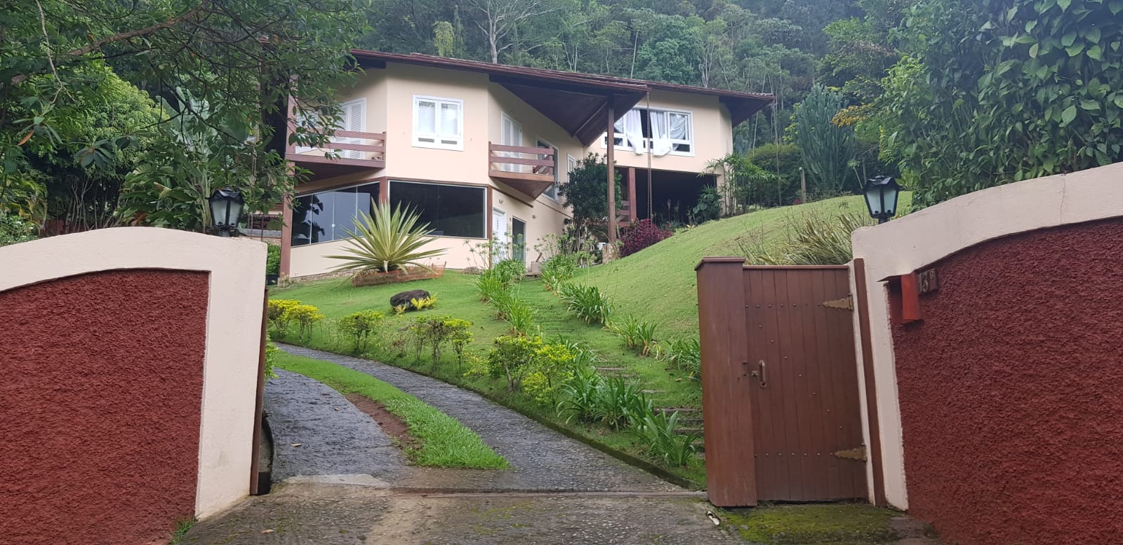 Casa à venda com 9 quartos, 3 suítes, 9 vagas e 520m² no Araras, Petrópolis (RJ) — foto 3 de 20