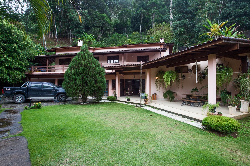 Casa à venda com 9 quartos, 3 suítes, 9 vagas e 520m² no Araras, Petrópolis (RJ) — foto 2 de 20