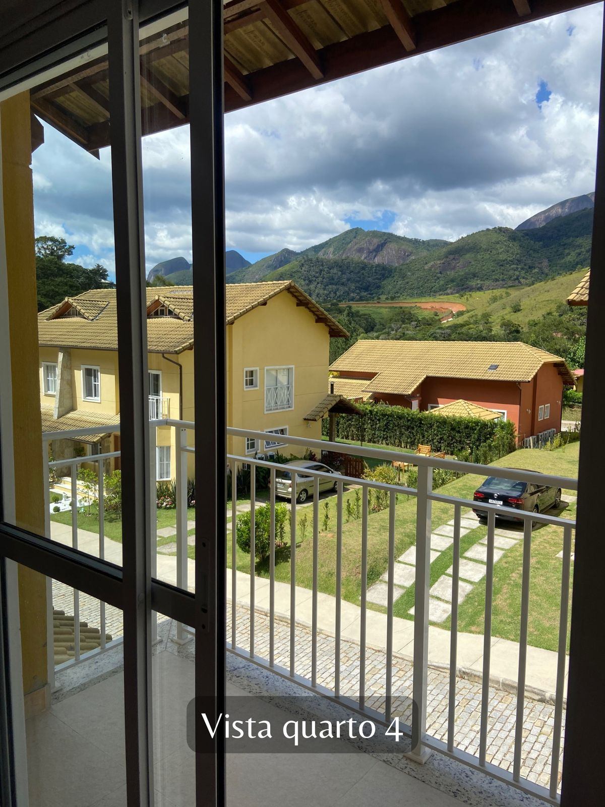 Casa à venda com 4 quartos, 4 suítes, 4 vagas e 150m² no Itaipava, Petrópolis (RJ) — foto 2 de 20
