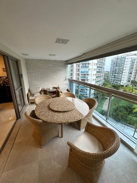 Apartamento à venda com 4 quartos, 4 suítes, 3 vagas e 262m² no Barra da Tijuca, Rio de Janeiro (RJ) — foto 17 de 30