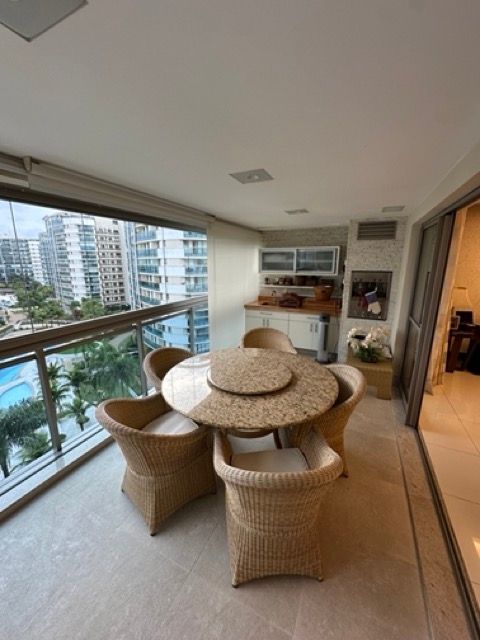 Apartamento à venda com 4 quartos, 4 suítes, 3 vagas e 262m² no Barra da Tijuca, Rio de Janeiro (RJ) — foto 5 de 30